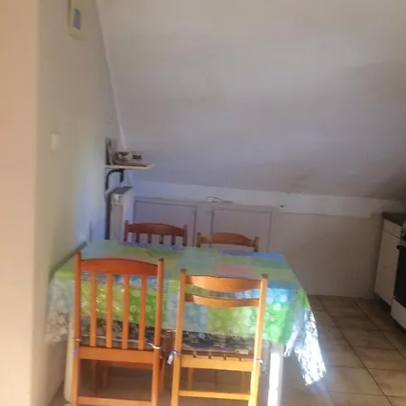 With 2 Bedrooms In πεpαία With Wifi Appartement Peraía
