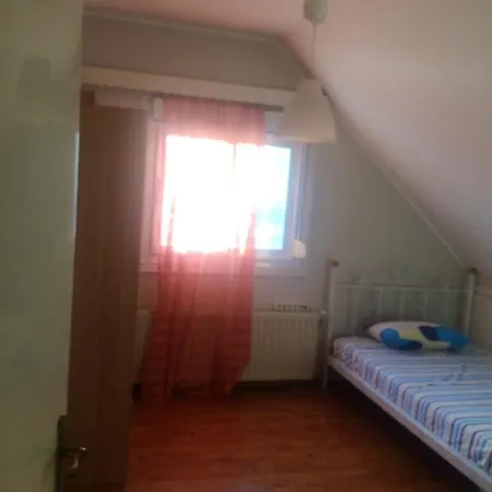With 2 Bedrooms In πεpαία With Wifi Appartement Peraía